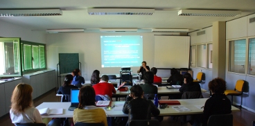 Allievi seguono una lezione presso Porto Conte Ricerche