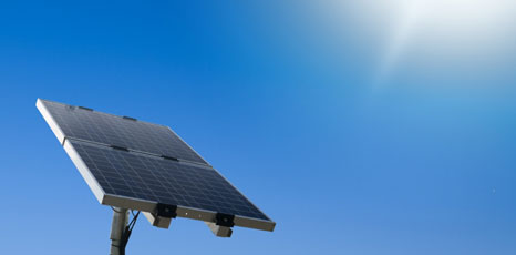 Pannello fotovoltaico e sole