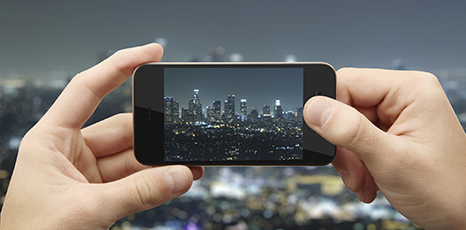Fotografia di città su uno smartphone 
