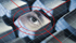 Occhio umano su tastiera di computer