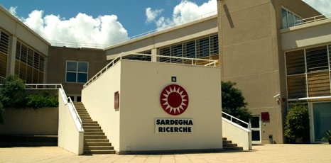 Ingresso all'Edificio 2 del Parco scientifico e tecnologico della Sardegna