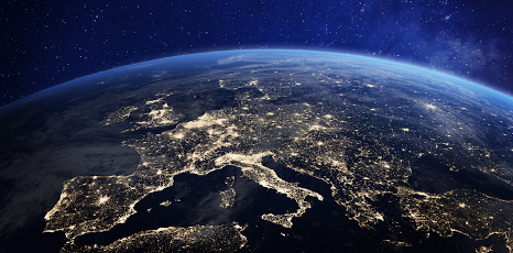 Vista dell'Europa illuminata dallo spazio